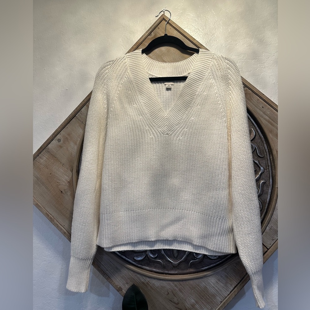 V-Neck Cream Knit Sweater - Women